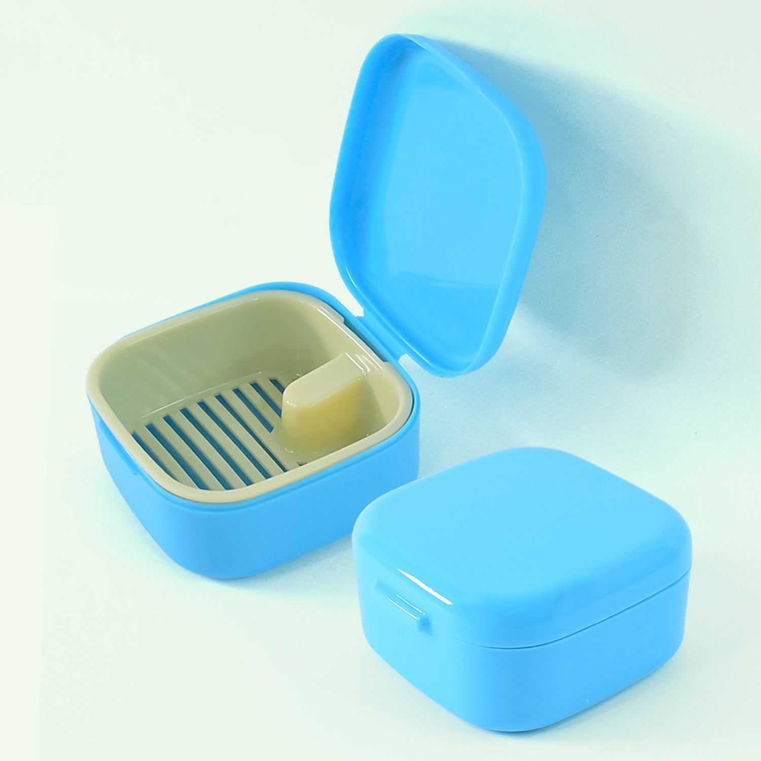 Oblivion clear multi-purpose storage box with lid and drain tray