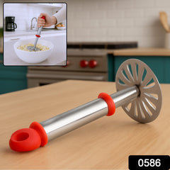 Wide mashing plate of stainless steel potato masher