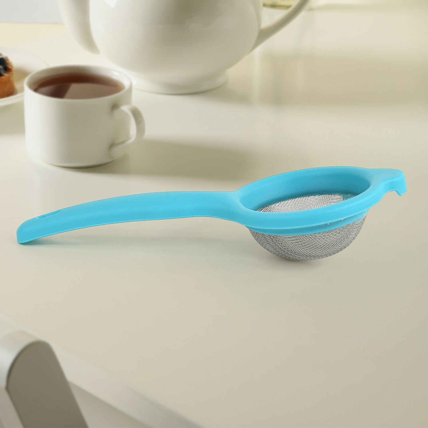 Apex Kadak stainless steel mesh strainer with plastic handle