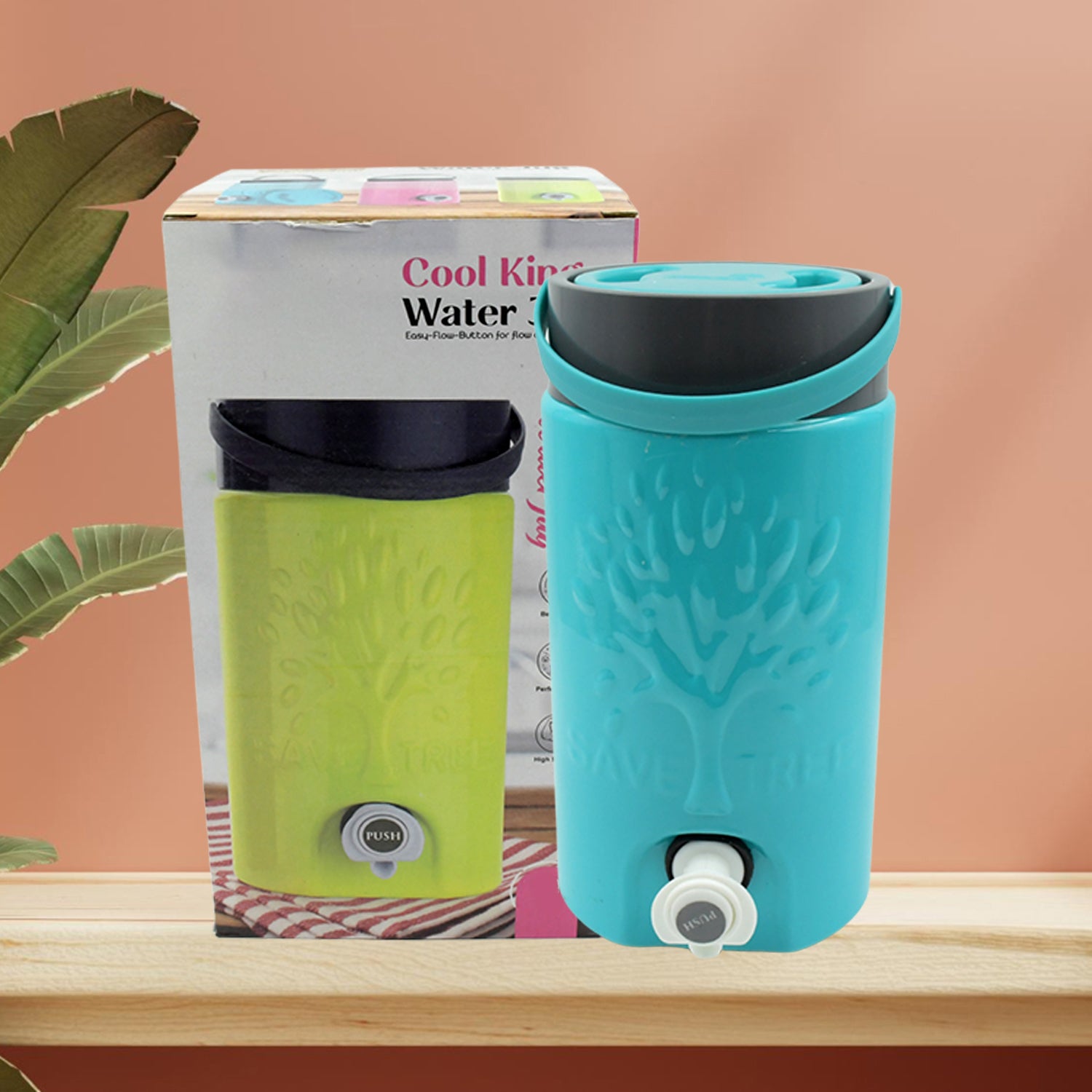 Insulated 2000ml plastic water jug with tap and sturdy handle
