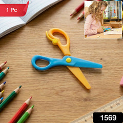 Kids craft scissors with ergonomic grip