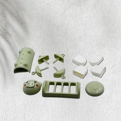 Sicle mold set featuring pig shapes for homemade ice candy.