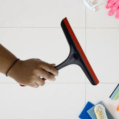Handle and hanging provision on kitchen wiper