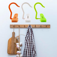 Easy to use clip hanging from rod