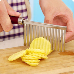 DeoDap Stainless Steel Crinkle Cutter Knife for Salad - key feature close-up