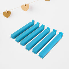 Ritu clips sealing snack bags tightly