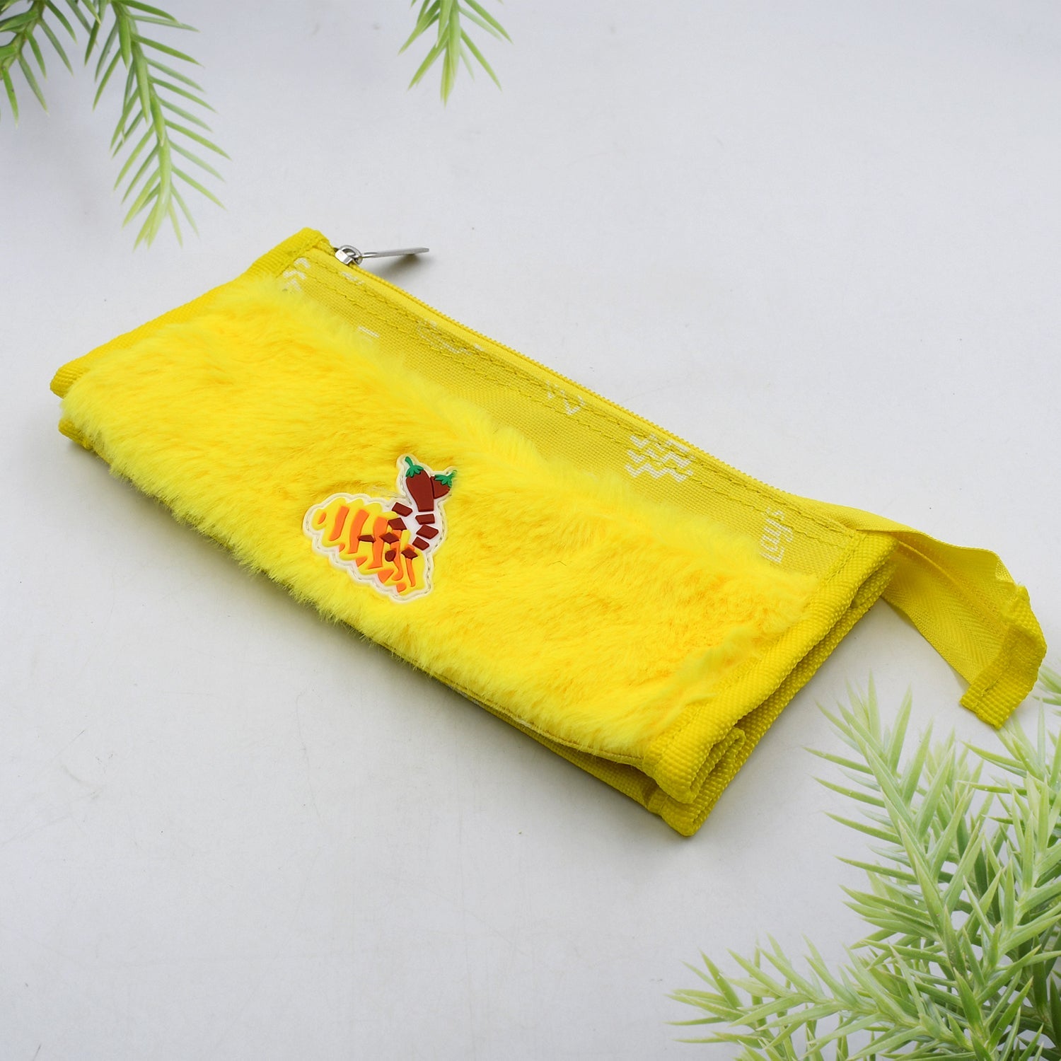 Smart double pocket zipper pouch, closed