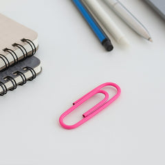 Vinyl-coated steel clips in mixed colors