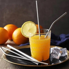 Stainless steel straws in travel case ready for use