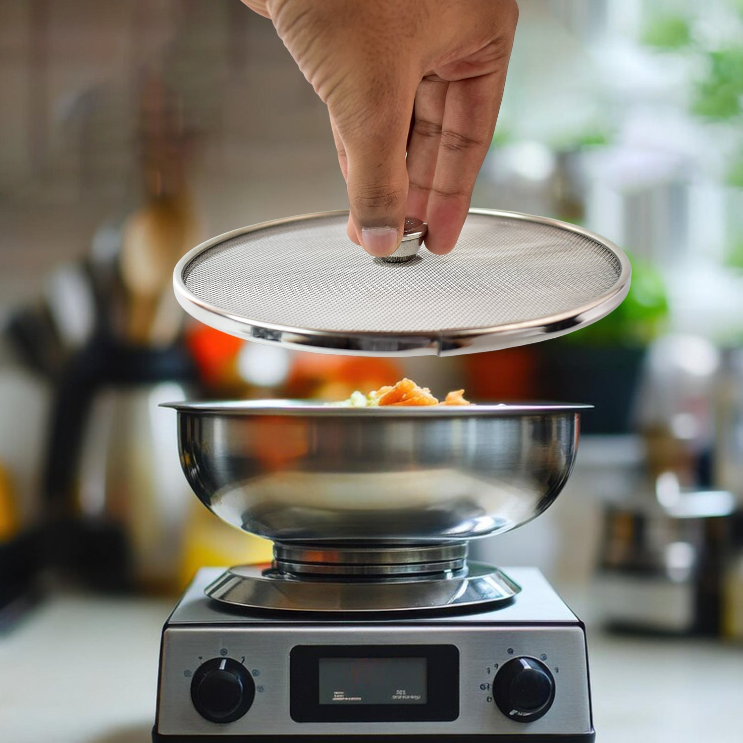 Stainless steel mesh splatter guard for frying pans