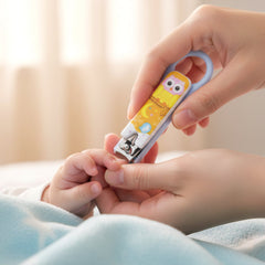 Child-friendly nail clipper with stainless steel blade