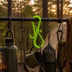 Close up of the S shaped hook arms