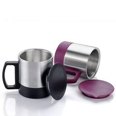 Close-up of the mug's spill-proof lid with silicone seal