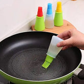 Silicone kitchen oil bottle with basting brush