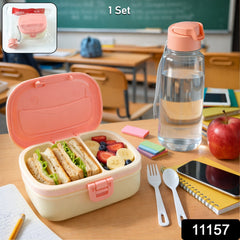 Closed plastic lunch box with secure locking lid