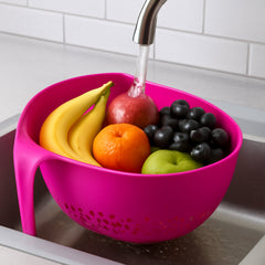 Supermom Triangular Colander with ergonomic handle