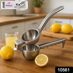 Ergonomic easy lemon squeezing tool