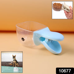 Close-up of clip lock feature on pet food scoop