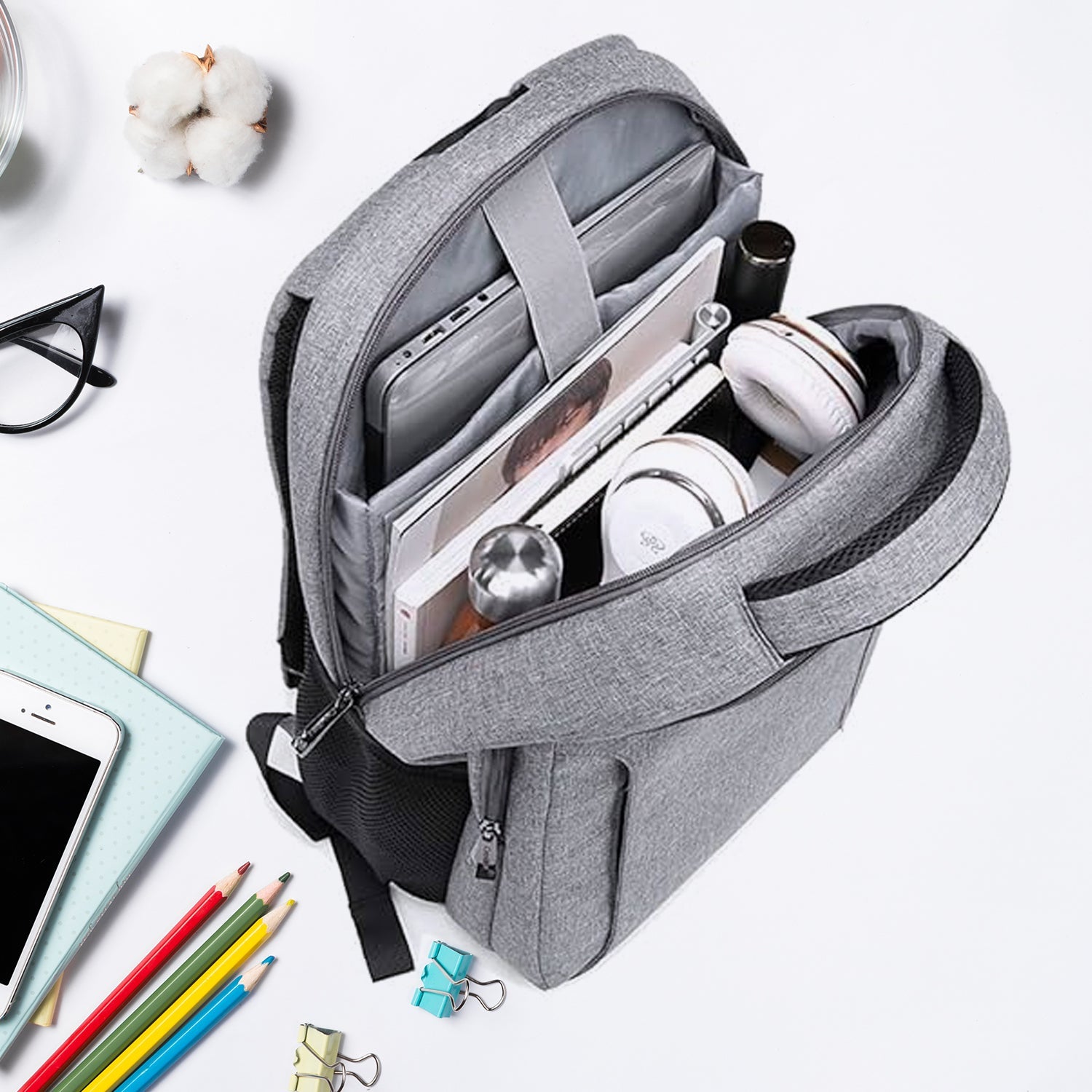 Laptop bag front view with adjustable shoulder strap