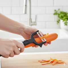 2-in-1 double julienne and vegetable peeler