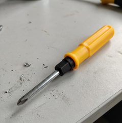 DeoDap 2-in-1 multipurpose screwdriver tool front view