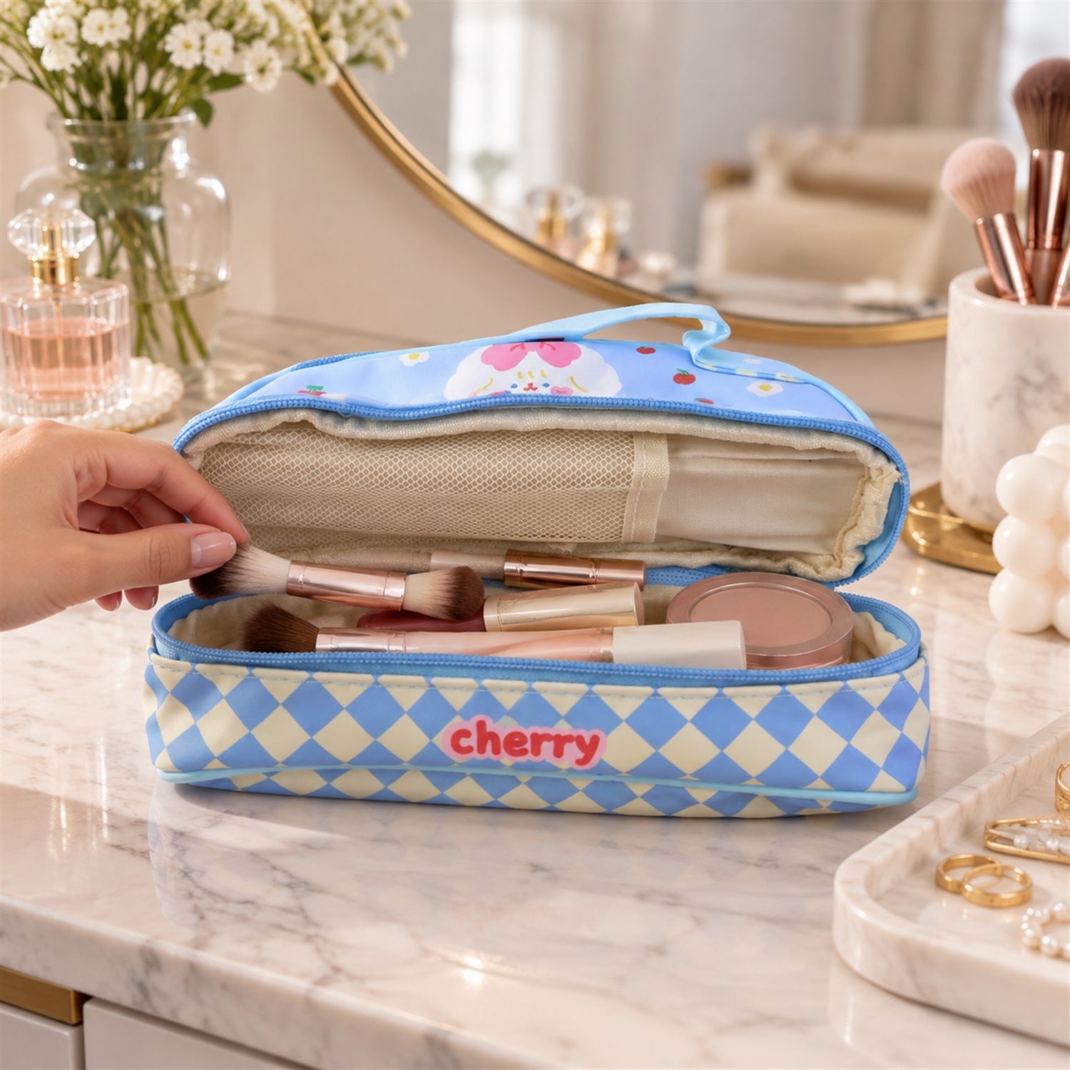 Printed zipper pouch top handle makeup