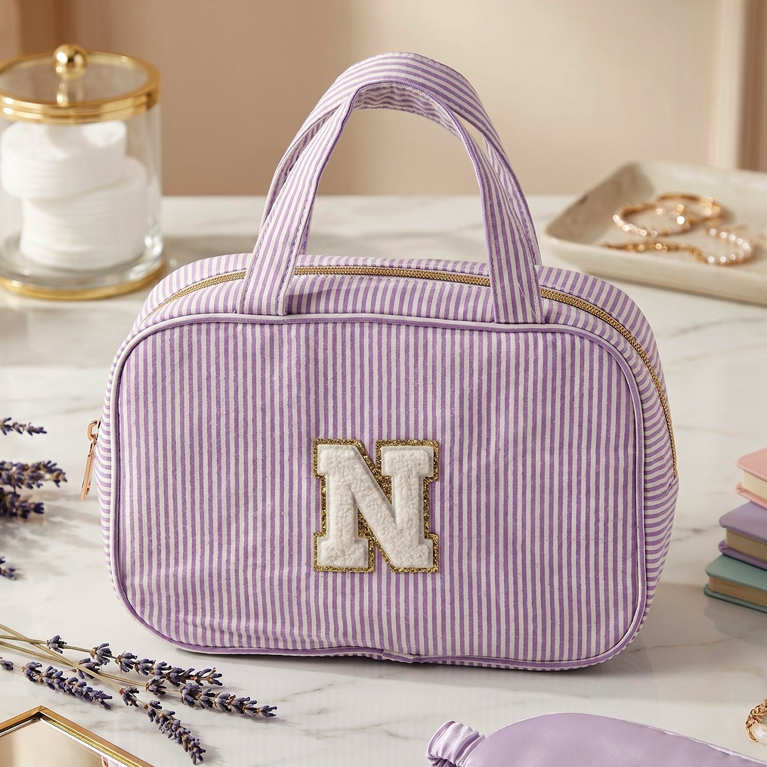 Hanging multi-pocket travel toiletry bag