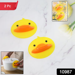 Close-up of duck-shaped silicone pad for heat protection