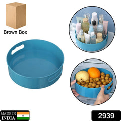 Revolving kitchen tray on dining table