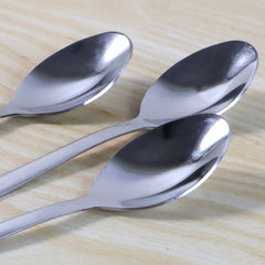 Close-up of a smooth serve spoon