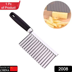DeoDap Stainless Steel Crinkle Cutter Knife for Salad - in-use lifestyle shot