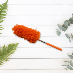 Microfiber duster cleaning blinds