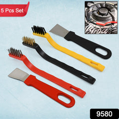 Scrapers and brushes for rust and paint removal in the 5-piece set