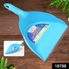 Plastic dustpan for dust collection