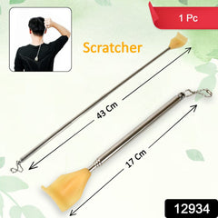 Retracted portable back scratcher with rubber handle