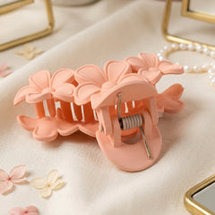 Large hair clip detail