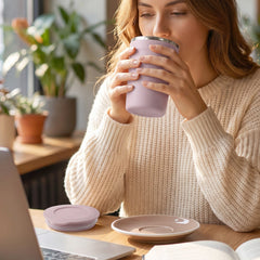 Close up of the lid and steel rim