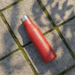 Red 1000ml water bottle, side view