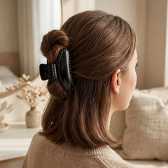 Hair styling clip in black color for daily use