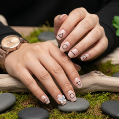 Press on nails with glue