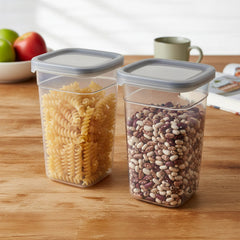 Transparent food storage container with airtight lid