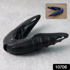 Nutcracker used for seafood shells