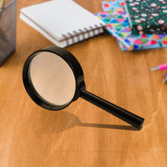 Close-up of the breakage-proof glass lens