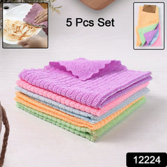 Folded microfiber cleaning cloth for easy use