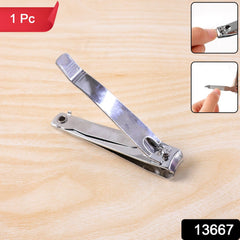 Toenail clipper in use