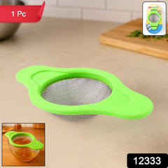 Kitchen strainer with dual handles for firm grip