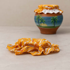 Detailed View of Matka Cover Elastic Closure