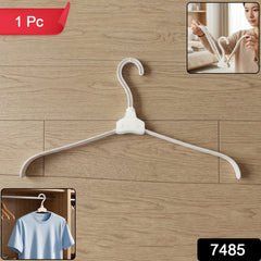 Portable foldable clothes hanger