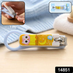 Baby nail cutter with ergonomic handle