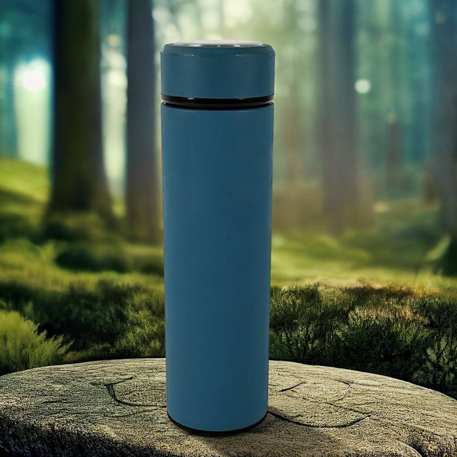 Close-up of the BPA-free spout and secure leakproof lid of the stainless steel bottle.
